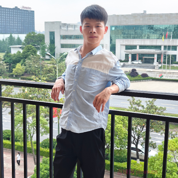 湖南28岁单身帅哥真诚找对象-汉中征婚相亲网