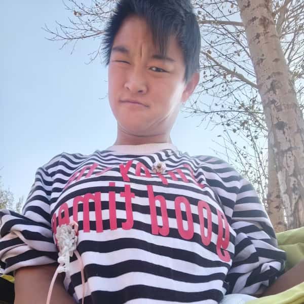 内蒙古24岁单身美女真诚找对象-汉中征婚相亲网